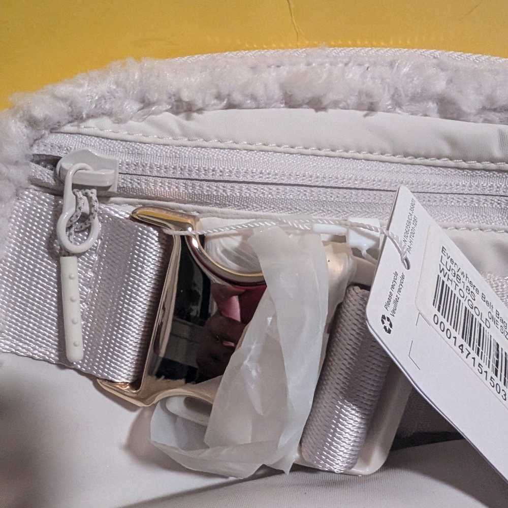 lululemon Everyday Fleece Belt Bag With Gold Hardware - Picture 5 of 8